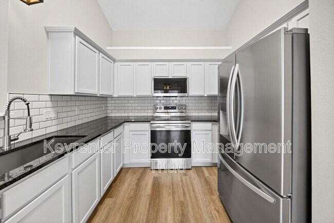 Building Photo - 1153 Hawick Dr