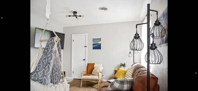 Building Photo - 2001 N 61st Ave