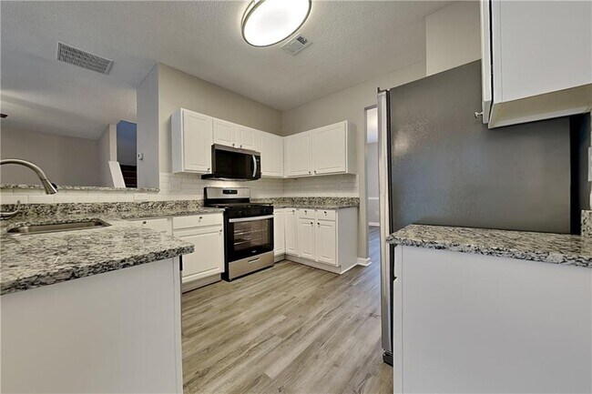 Foto del edificio - 2075 Beckenham Pl