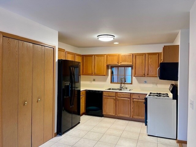Building Photo - 460 Westwood Ct