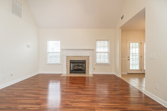 Foto del edificio - 3310 Hamberton Cir