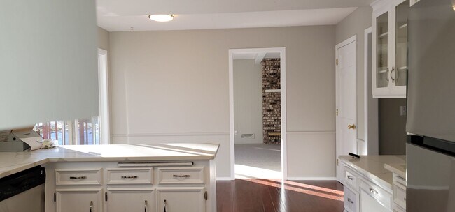 Foto del edificio - West Bloomington Rental – Spacious & Private
