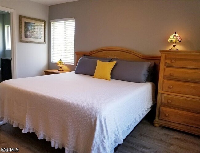 Foto del edificio - 7774 Jewel Ln
