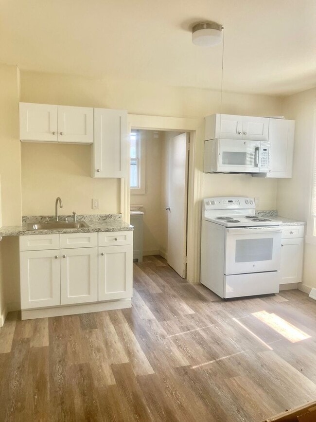 Building Photo - 7 Pork Hollow St