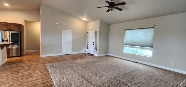 Building Photo - Quiet Home In Culver