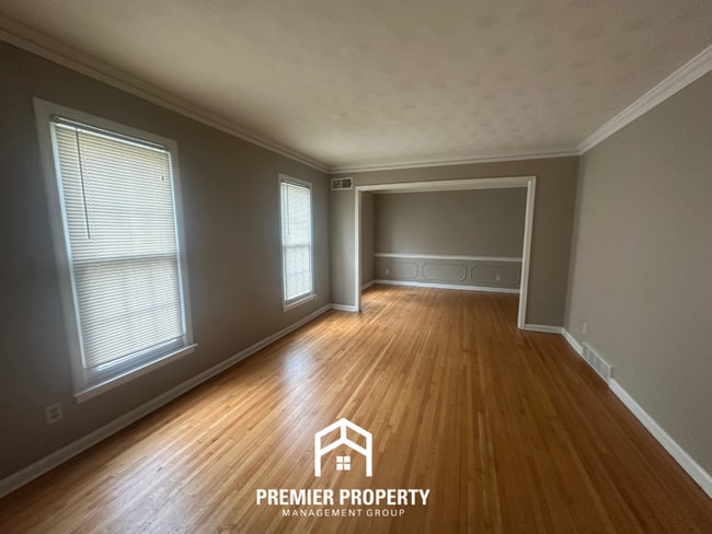 Photo - 5114 Patrick Henry Dr House