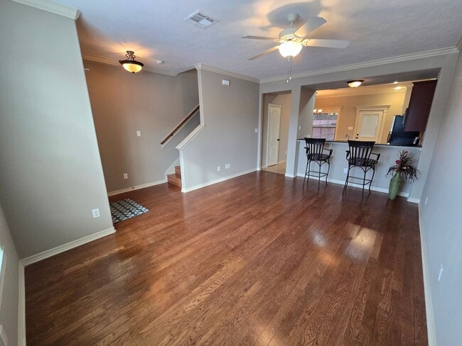 Building Photo - College Station - 2 bed - 2 1/2 bath Townh...