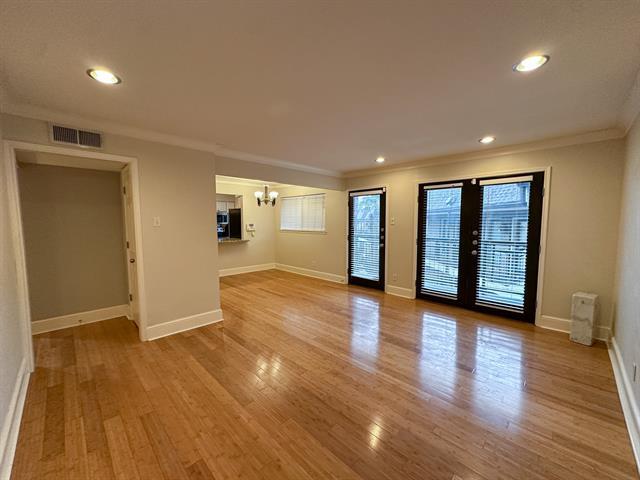 Foto del edificio - 7730 Meadow Park Dr