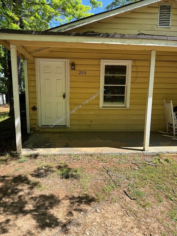 Foto principal - 205 Alabama St