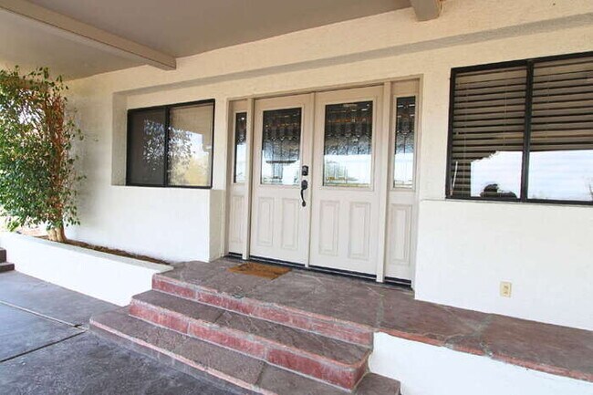 Foto del edificio - Stunning 2-beds, 2-baths Desert Retreat  in the highly desirable North Scottsdale area!