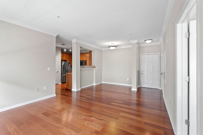 Building Photo - 4860 Eisenhower Ave