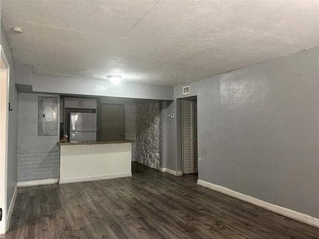 Building Photo - 1025 NW 8th St