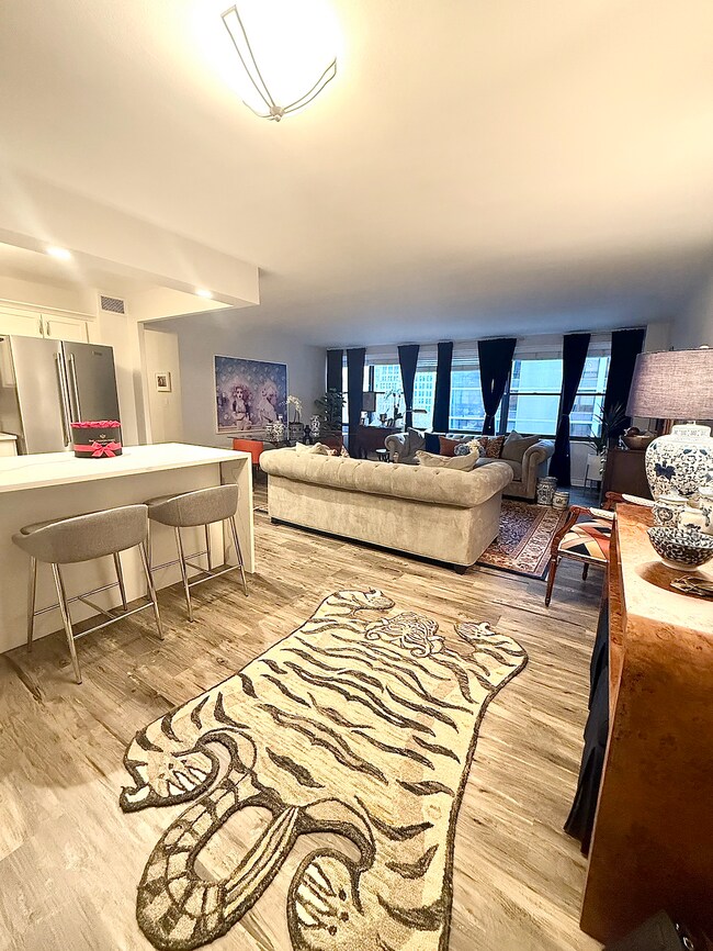 Foto del edificio - 850 N Dewitt Pl