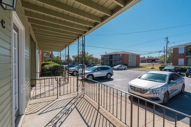 Building Photo - 2575 1/2 Tobacco Rd