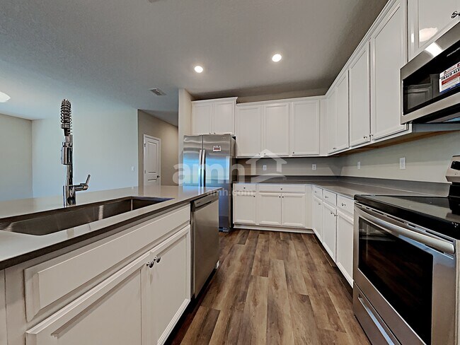 Building Photo - 87 Spruce Point