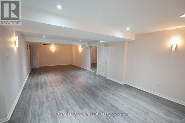 Building Photo - 275 Littleford St