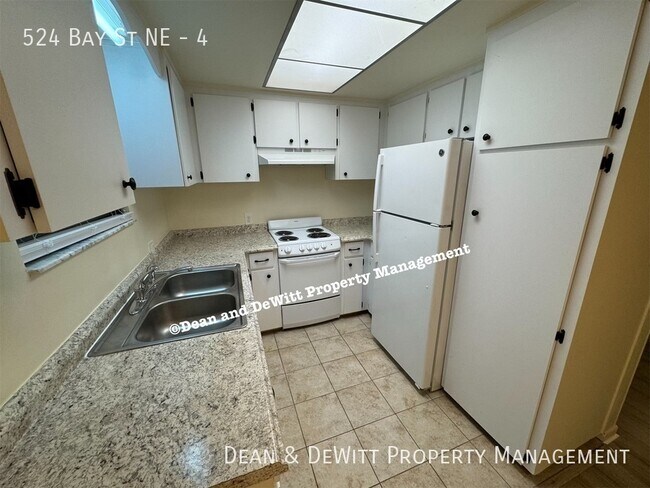 Foto del edificio - 2 Bed/1 Bath - Unit 4