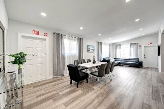 Foto del edificio - 714 Tyler St
