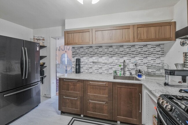 Building Photo - 2288 3rd St