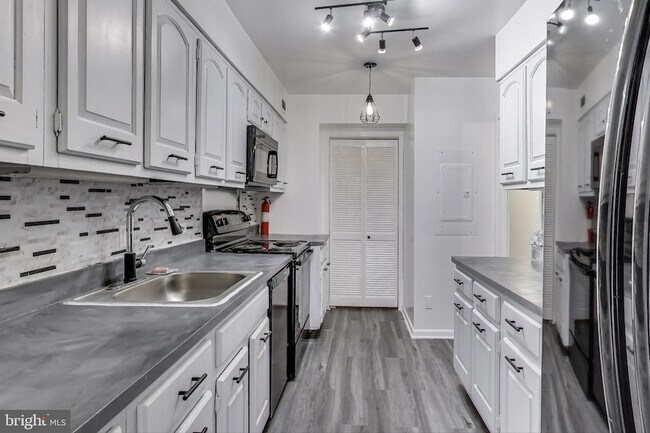 Foto del edificio - 1001 26th St NW