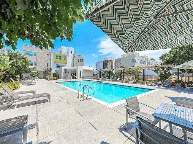 Foto del edificio - 927 E Mason Ln