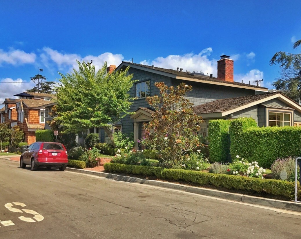 Foto del edificio - 703 Orchid Ave