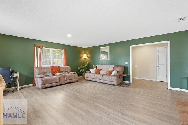 Foto del edificio - 211 Wentworth Way