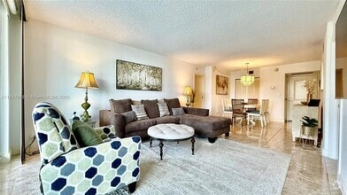 Building Photo - 100 Bayview Dr