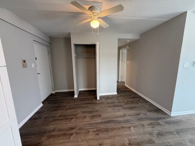 Foto del edificio - 1128 Des Plaines Ave