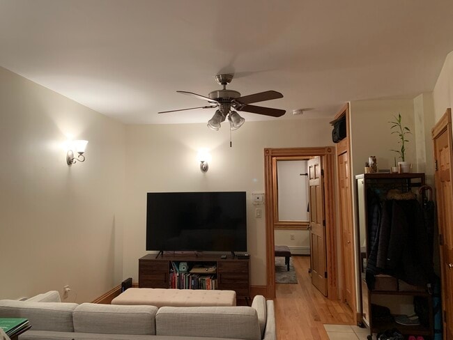 Foto del edificio - 19 Phillips St