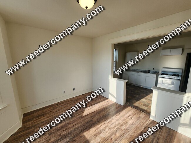 Foto del edificio - 5008 Baring Ave