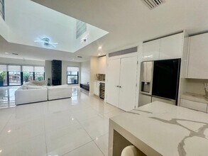 Building Photo - 1127 Boca Cove Ln