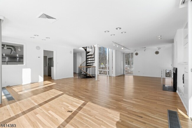 Foto del edificio - 2 Old Mill Rd