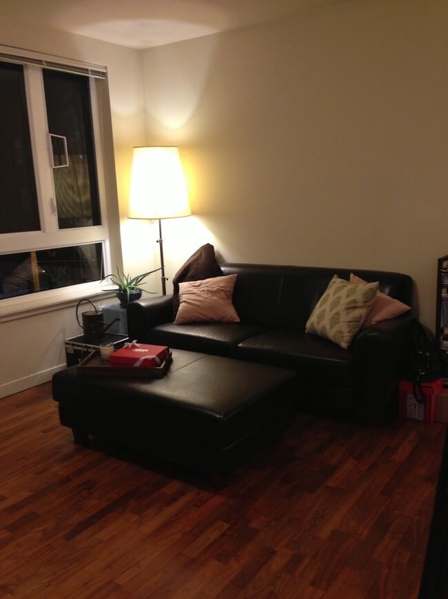 Building Photo - 3104 Western Ave