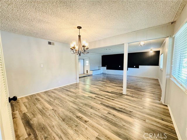 Foto del edificio - 16737 Pineridge Dr