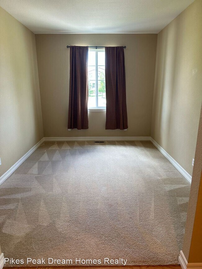 Foto del edificio - 3 br, 2 bath House - 6995 Mountain Spruce ...
