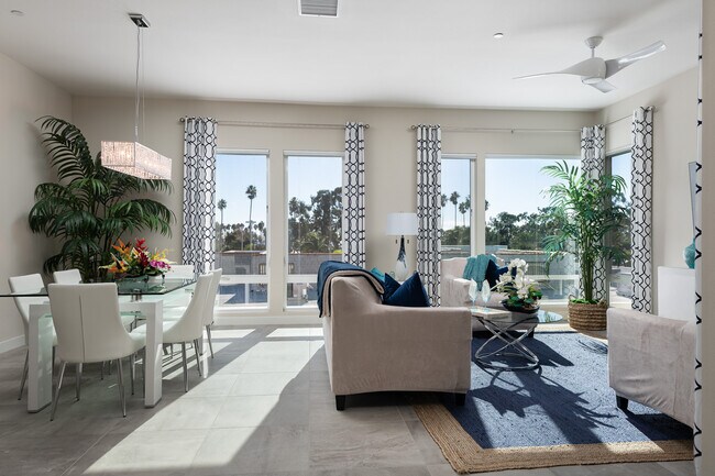Foto del edificio - 2662 Doheny Way