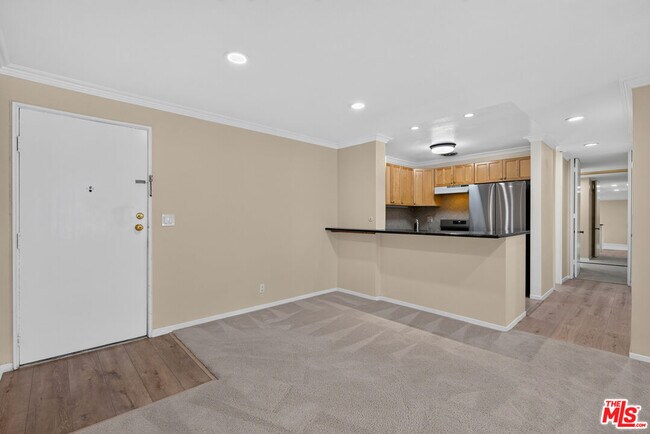 Foto del edificio - 6505 Green Valley Cir