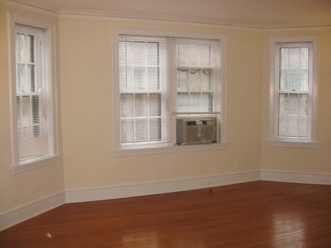 Living room - 574 Sheridan Sq