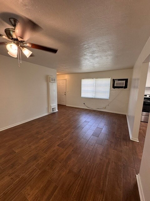 Foto del edificio - 2425 Austin Ave