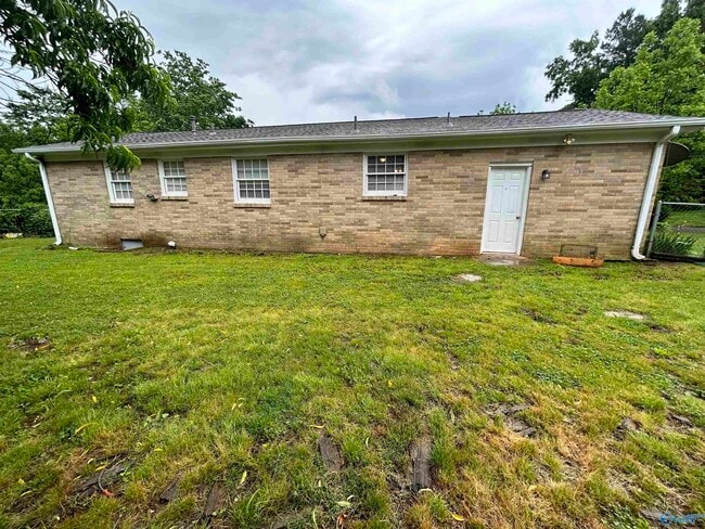 Foto del edificio - 2408 Springhill Rd NW