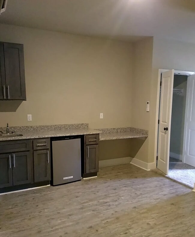 Building Photo - For Rent: Student Housing — Private 1BR/1BA Suite (TTU Students Only)
