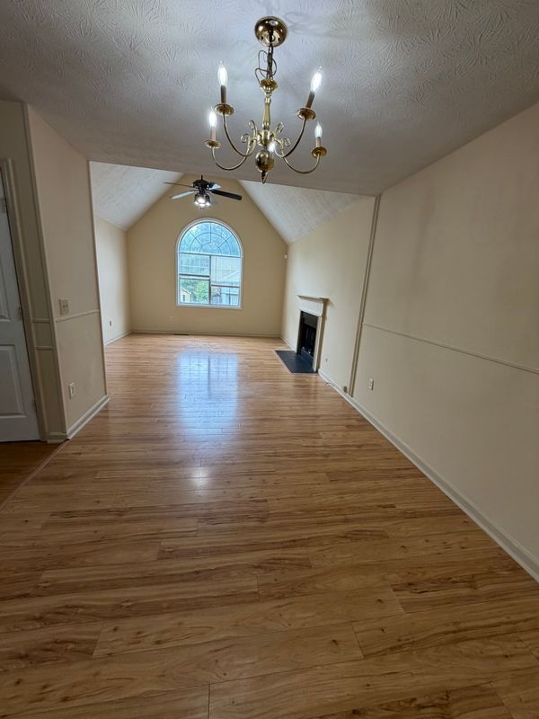 Foto del edificio - 4213 New Towne Dr