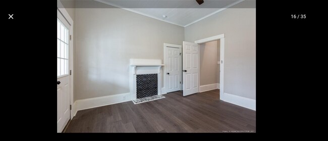 Building Photo - 204 N East St