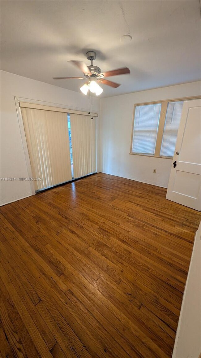 Building Photo - 1955 Taylor St