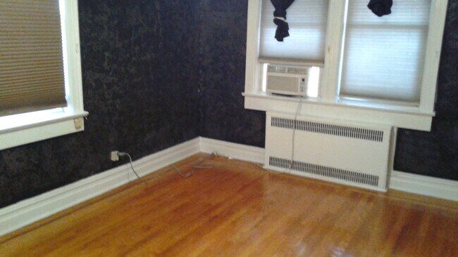 Building Photo - 3153 Schuyler Pl