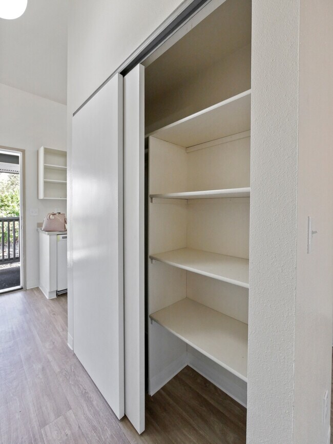 Madrona Park Apartments in WA