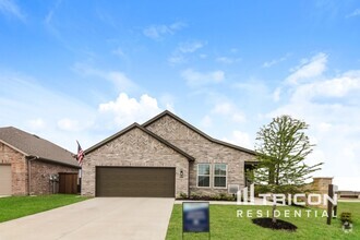 Building Photo - 2545 Finch Holw Dr