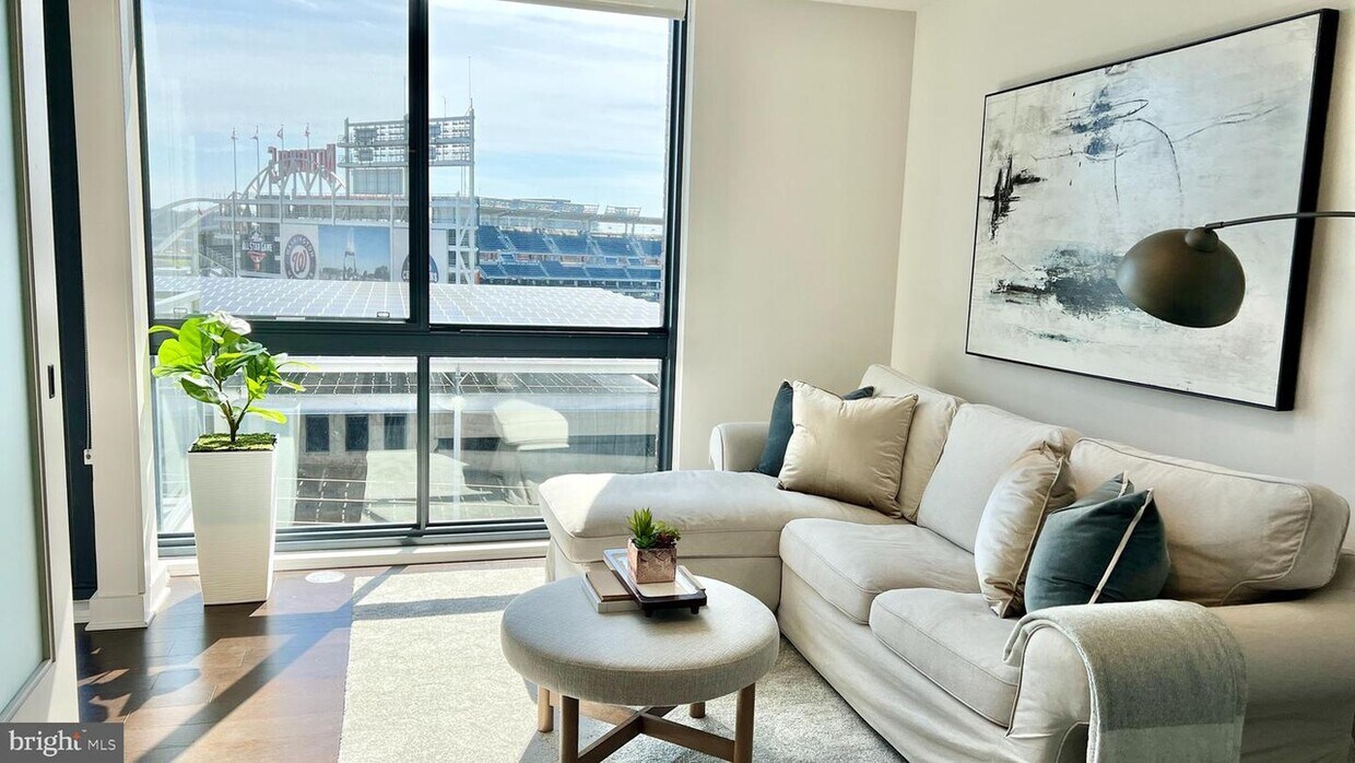 Foto principal - 70 N St SE