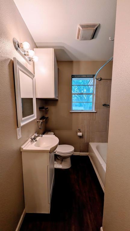 Foto del edificio - 409 S Holly St